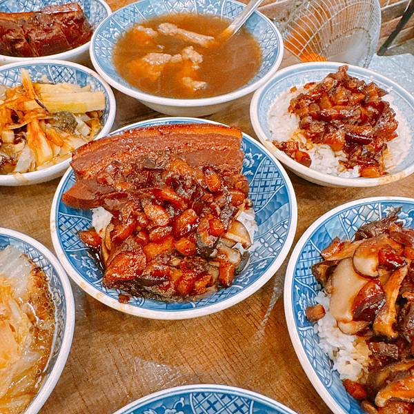 比想像好吃!陪日本人來吃米其林必比登推薦的小王煮瓜滷肉飯,清 比想像好吃!陪日本人來吃米其林必比登推薦的小王煮瓜滷肉飯,清