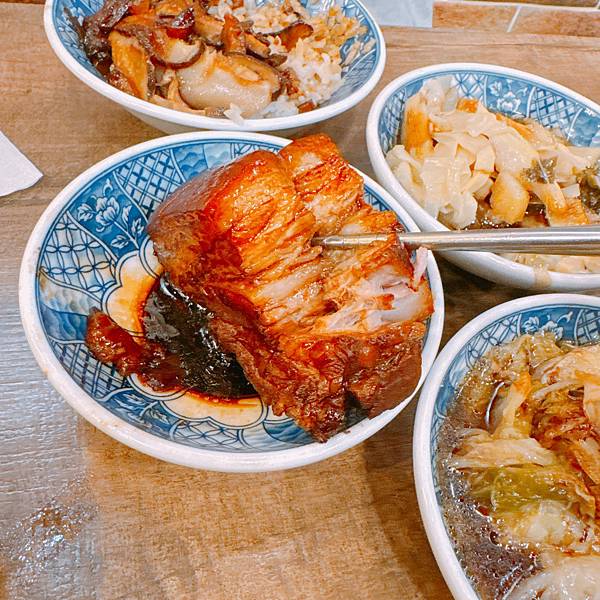 比想像好吃!陪日本人來吃米其林必比登推薦的小王煮瓜滷肉飯,清 比想像好吃!陪日本人來吃米其林必比登推薦的小王煮瓜滷肉飯,清