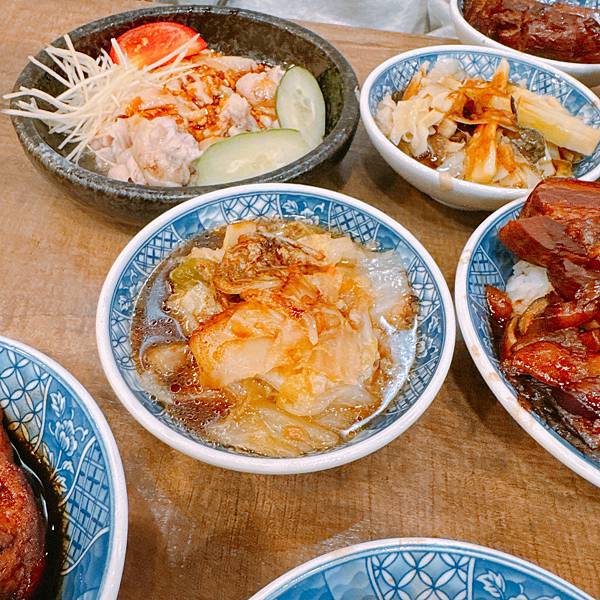 比想像好吃!陪日本人來吃米其林必比登推薦的小王煮瓜滷肉飯,清 比想像好吃!陪日本人來吃米其林必比登推薦的小王煮瓜滷肉飯,清