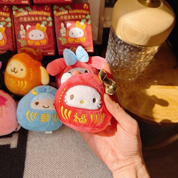 全8款總算被我湊齊啦!7-11三麗鷗不倒翁招財系列絨毛玩偶吊 全8款總算被我湊齊啦!7-11三麗鷗不倒翁招財系列絨毛玩偶吊