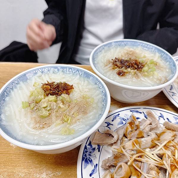 我住台大醫院近半年就陪伴我近半年的三禾米粉湯(小菜最好吃)價 我住台大醫院近半年就陪伴我近半年的三禾米粉湯(小菜最好吃)價