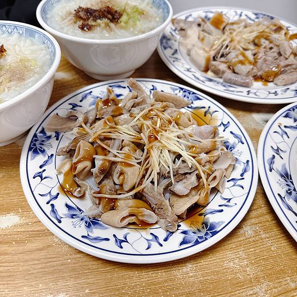 我住台大醫院近半年就陪伴我近半年的三禾米粉湯(小菜最好吃)價 我住台大醫院近半年就陪伴我近半年的三禾米粉湯(小菜最好吃)價