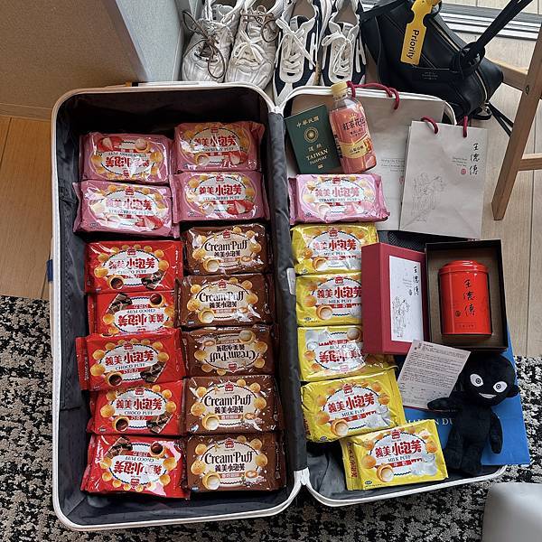 我的日本朋友都在瘋的台灣伴手禮義美小泡芙4種口味還有王德傳茶