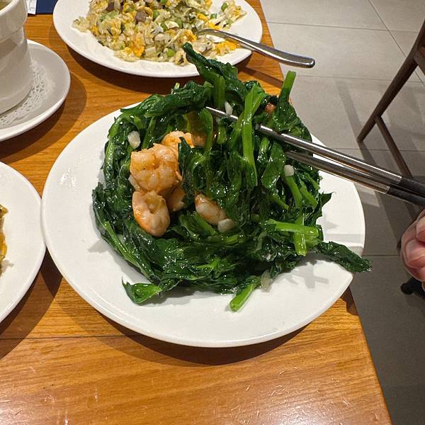 開賣了!一年就吃這一次的鼎泰豐最最最好吃的但也好貴的豆苗蝦仁 開賣了!一年就吃這一次的鼎泰豐最最最好吃的但也好貴的豆苗蝦仁