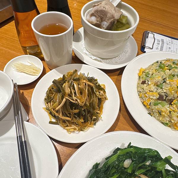 開賣了!一年就吃這一次的鼎泰豐最最最好吃的但也好貴的豆苗蝦仁 開賣了!一年就吃這一次的鼎泰豐最最最好吃的但也好貴的豆苗蝦仁