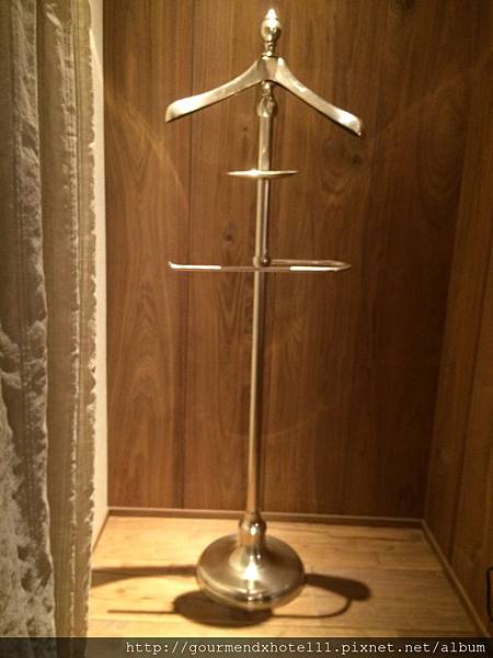 Valet stand, silver