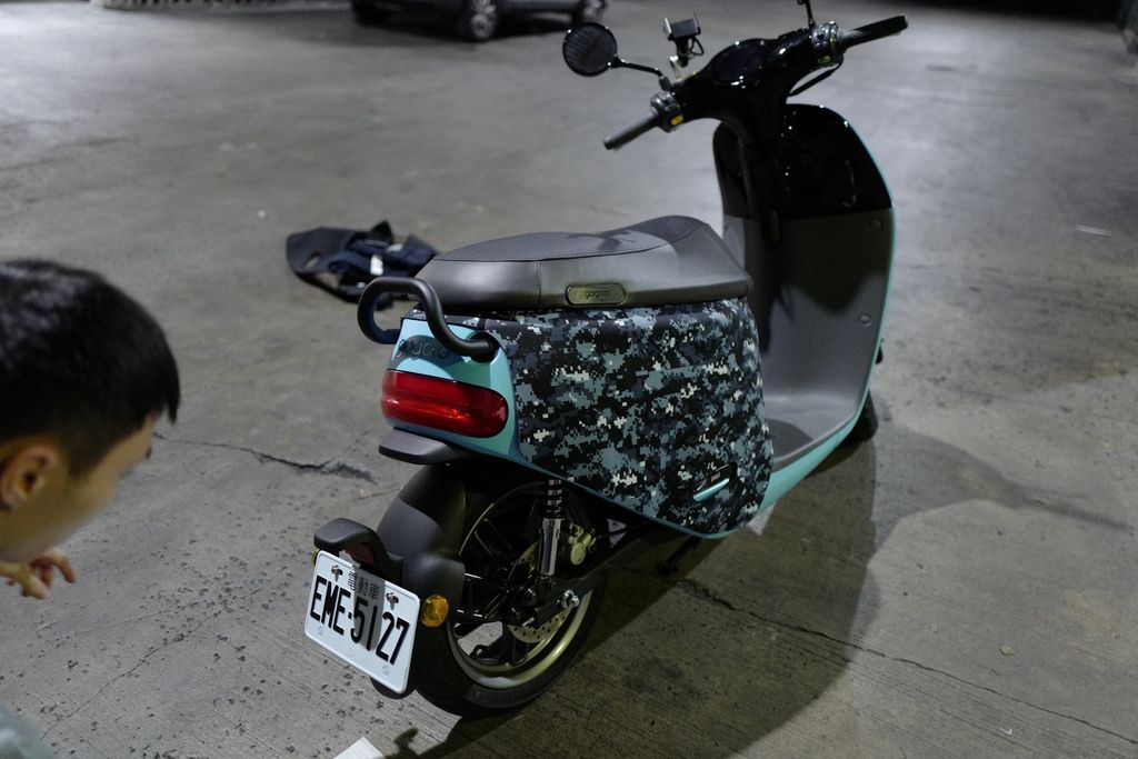 gozilla gogoro 2s plus 狗吉拉 不鏽鋼新式車牌保護框-價錢-評價-配件-02.jpg