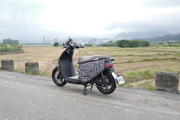 gozilla-狗吉拉-gogoro-s2-cafe-racer-delight-平面鋁合金踏板-車牌框-手機架-補助-價格-85.jpg