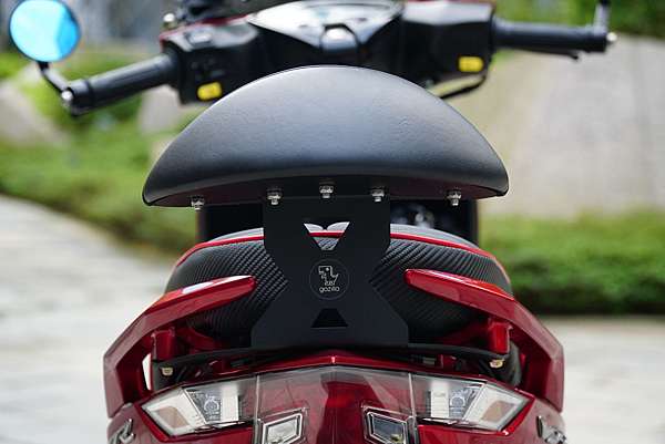 光陽kymco Vjr 125 Abs小饅頭後靠背台灣製造gozilla改裝配件價格馬力二手ptt 規格評價分期六期七期最新 Gozilla 狗吉拉改裝精品配件