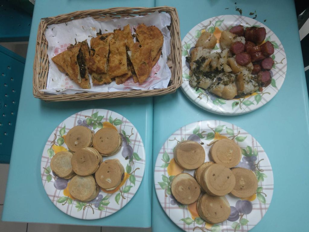 11.26老師們捐贈點心一批.jpg 11.26老師們捐贈點心一批.jpg
