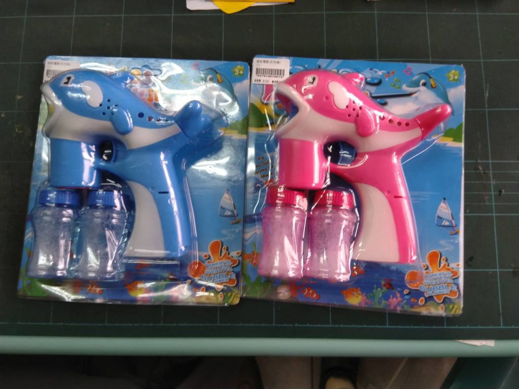 2.20施小姐捐贈禮物.jpg 2.20施小姐捐贈禮物.jpg