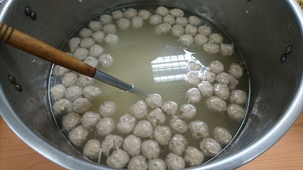 20190615 鍾梅花師姐 捐 炒麵,炸豬排、貢丸排骨湯、花枝丸-1.jpg 20190615 鍾梅花師姐 捐 炒麵,炸豬排、貢丸排骨湯、花枝丸-1.jpg