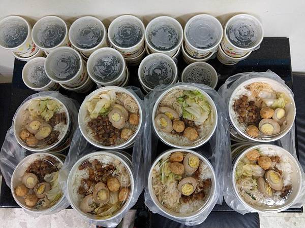 10.26敏切仔麵捐贈便當22份.jpg 10.26敏切仔麵捐贈便當22份.jpg