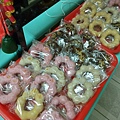 8.15李先生捐贈甜甜圈兩盤.jpg