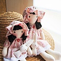 7+8號客訂粉紅玫瑰姐妹鄉村娃娃(5).JPG