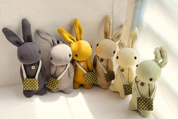 襪子娃娃140~145號大地色系學生兔 (2)