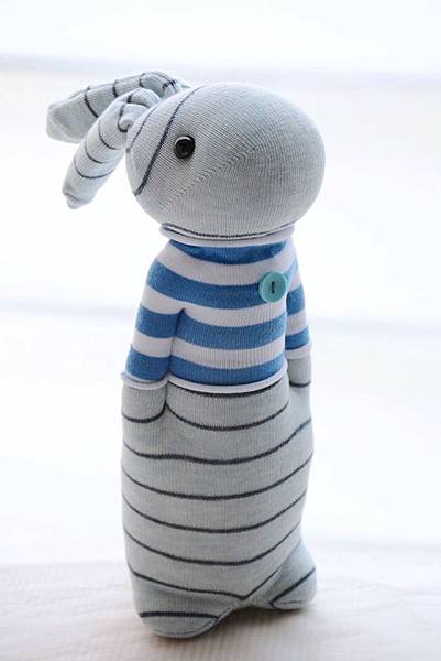 襪子娃娃198號藍白T條紋兔 (2)