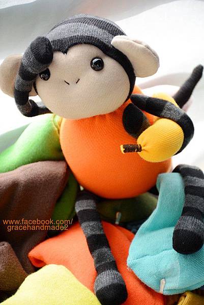 襪子娃娃號小橘猴 (2)
