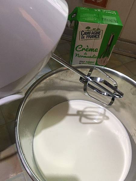 [綠色山丘鮮奶油][綠色山丘發酵奶油]來做點心囉~