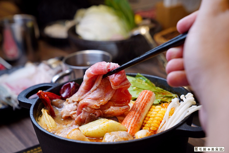 板橋車站 鉄火鍋 Global Mall環球板車店花298元吃火鍋 和牛滷肉飯 和牛咖哩飯 飲料 甜品附餐無限供應 通通隨你吃 隨你喝 龜毛麗的美食誌