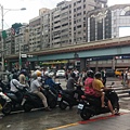 車水馬龍的台北街頭