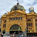 富麗堂皇的Flinders street station，就在住處附近，前方的輕軌站就是澳網的接駁站