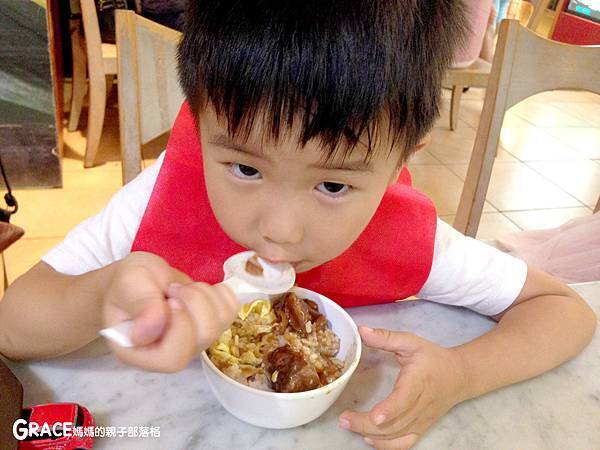 劍南捷運站餐廳-美麗華百貨地下美食街-原宿廚房DONO蛋包飯-牛肉歐姆飯燉紅酒-grace媽媽 (7).jpeg