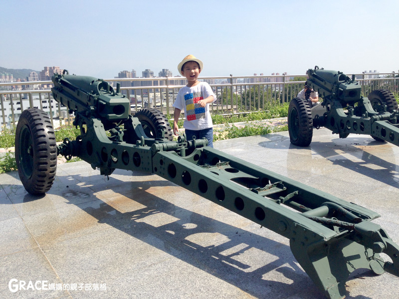 寒假暑假周休2日放假溜小孩親子旅行旅遊好玩景點分享推薦行程-北部親子景點山佳火車站樹林鶯歌一日遊半日遊懶人包推薦-百年山佳車站地址附近好玩景點美食交通-山佳鐵道公園-樹林附近好玩景點交通-樹林大同山登山步道-樹林武器公園 -國慶日去哪玩-北部春天賞櫻景點-新北市樹林武器公園-大同山登山步道-阿帕契陸海空軍-飛機戰車艦艇-忠靈祠-tomica小車迷最愛-台灣旅遊美食親子部落客grace媽媽的親子部落格