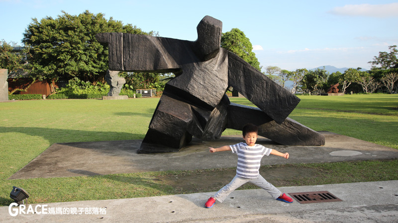 寒假暑假周休2日放假溜小孩親子旅行旅遊好玩景點分享推薦行程-沐舍溫泉渡假酒店-湯屋大眾湯-金山溫泉住宿泡湯推薦-含早餐晚餐-超大戶外露天風呂-公共溫泉池游泳池-秋季吃螃蟹-景點金山老街美食-好玩好吃餐廳民宿-神秘海岸-朱銘美術館門票-台灣蜜月旅行去哪裡地點推薦-ig景點寫真攝影-峇里島南洋風-台灣旅遊美食親子部落客grace媽媽的親子部落格