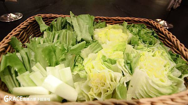 家庭煮婦的奢華饗宴-海峽會-宏國大樓B1-美國牛肉火鍋-台北松山區美食推薦-捷運台北小巨蛋站-高級私人招待所-內布拉斯加州極美牛火鍋饗宴-grace媽媽 (7).jpg