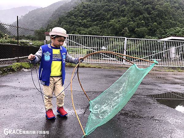 北部親子景點宜蘭-橫山頭休閒農業區-舊名蓮成觀光休閒農場-新名內城生態園區-大自然教室-DIY芋泥球-戶外野炊-網抓七彩魚-grace媽媽 (8).jpg