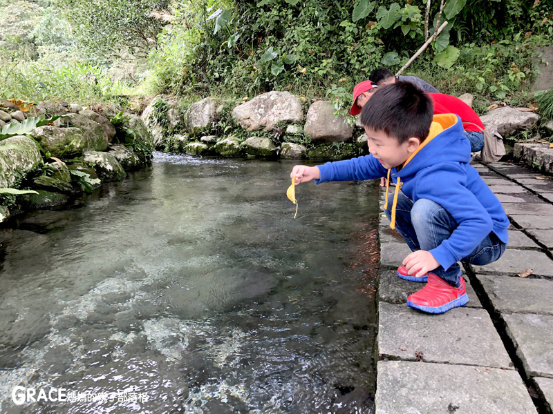 寒假暑假周休2日放假溜小孩親子旅行旅遊景點分享推薦行程-北部親子景點宜蘭-橫山頭休閒農業區一二日遊懶人包推薦-食農二日遊農村再生二日遊交通地圖吃美食住宿懶人包-親子DIY體驗-鐵牛力阿卡遊內城社區-環保袋DIY-鐵牛車筆筒DIY-台灣旅遊美食親子部落客grace媽媽的親子部落格