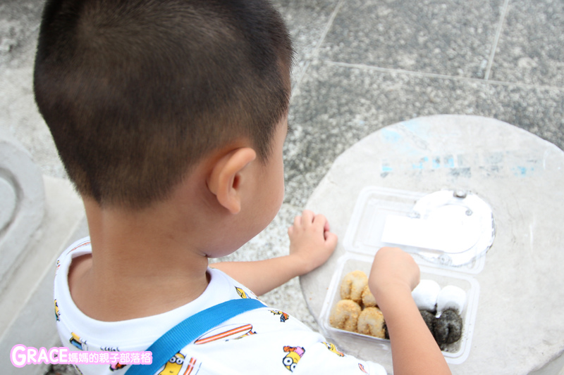 寒假暑假周休2日放假溜小孩親子旅行旅遊好玩景點分享推薦行程-台北中正區美食推薦-西螺祖傳麻糬大王創始店-好吃麻糬推薦花生芝麻紅豆3種口味素食可-團購美食-食材天然價格-程文照手工坊-創始店原冰上冰-中正紀念堂展覽旁美食小吃-近捷運中正紀念堂2號出口南門市場-親子部落客grace媽媽的親子部落格-美食fb粉絲專頁--台灣美食blogger-人氣blog排行榜-育兒blog推薦-網紅媽咪-親子粉絲團-親子業配-人氣媽媽blogger-親子網紅團購-痞客邦親子粉絲團-台灣旅遊美食親子部落客grace媽媽的親子部落格