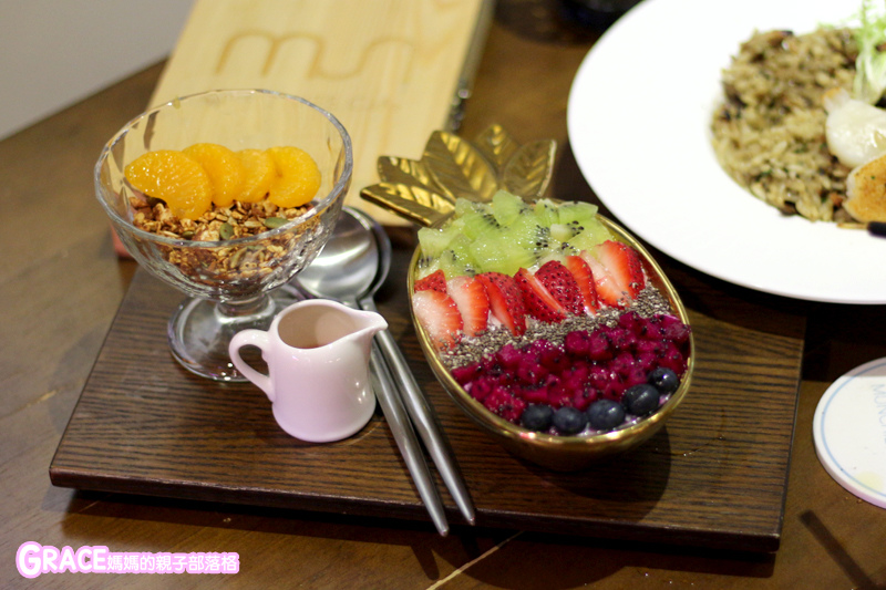 寒假暑假周休2日放假溜小孩親子旅行旅遊好玩景點分享推薦行程-台北東區美食-Munchies Cafe品饞-IG打卡推薦夜店風好吃餐廳-好吃手工優格-下午茶西餐商業午餐晚餐-紀念日約會聚餐推薦-有菜單價格表-寵物友善餐廳-小巨蛋捷運站-親子部落客grace媽媽的親子部落格-美食fb粉絲專頁--台灣美食blogger-人氣blog排行榜-育兒blog推薦-網紅媽咪-親子粉絲團-親子業配-人氣媽媽blogger-親子網紅團購-痞客邦親子粉絲團-台灣旅遊美食親子部落客grace媽媽的親子部落格