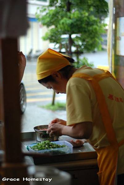 宜蘭美食~慕鈺華三星蔥油餅~餡餅~很好吃ㄟ~我是羅東民宿愛吃小管家葛瑞絲