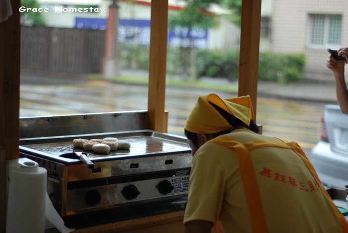 宜蘭美食~慕鈺華三星蔥油餅~餡餅~很好吃ㄟ~我是羅東民宿愛吃小管家葛瑞絲