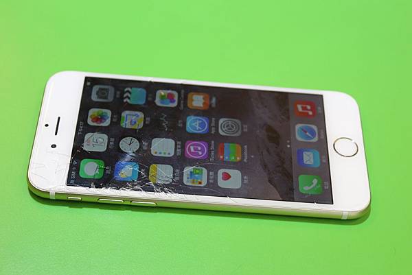 iphone6螢幕破裂維修(1).JPG