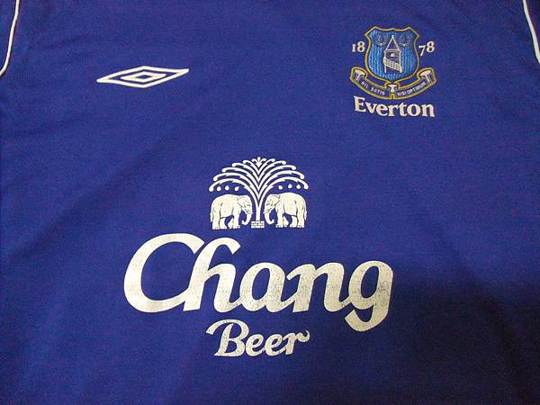 2004-05 Everton主場--胸前