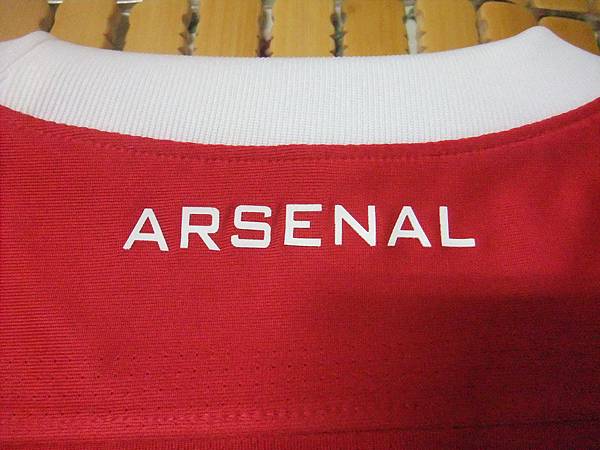 Arsenal 201011主場--後領.JPG