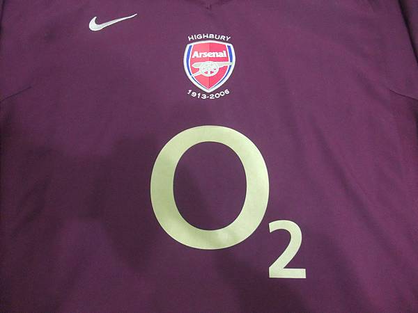 Arsenal 200506主場--胸前.JPG