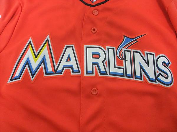 Miami Marlins 2012 Alternate Orange RE - 胸前.JPG
