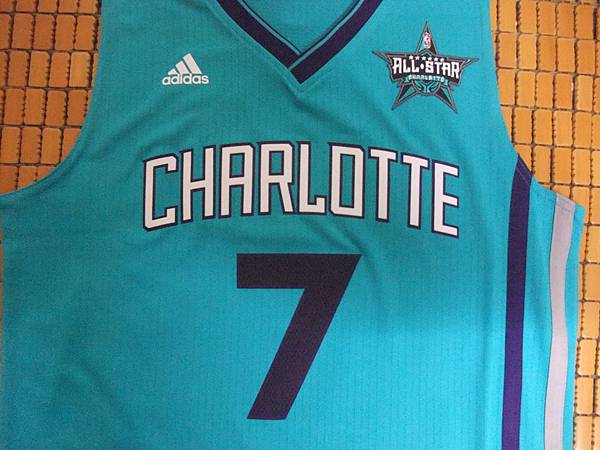 Charlotte Hornets 201516 (青)--胸前.JPG