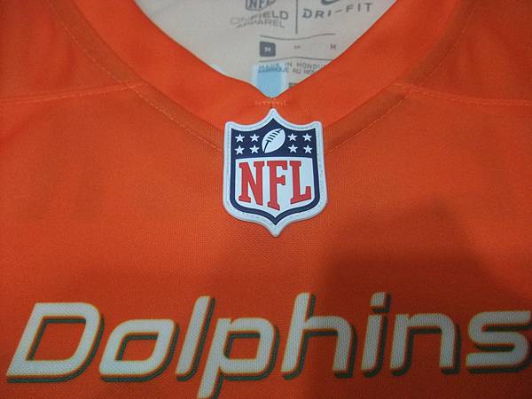 Miami Dolphins 202122 Inverted Legend -- 領口.JPG