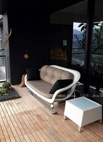 balcony_smart.jpg balcony_smart.jpg