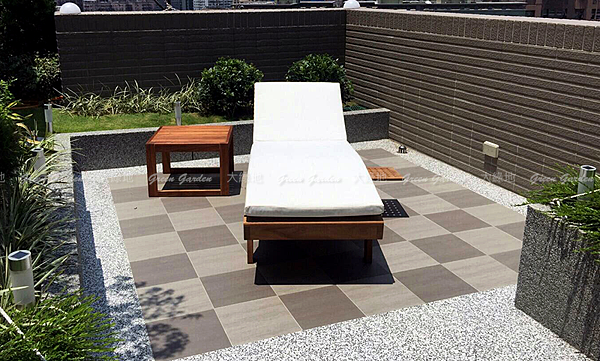 balcony_lounger.png balcony_lounger.png