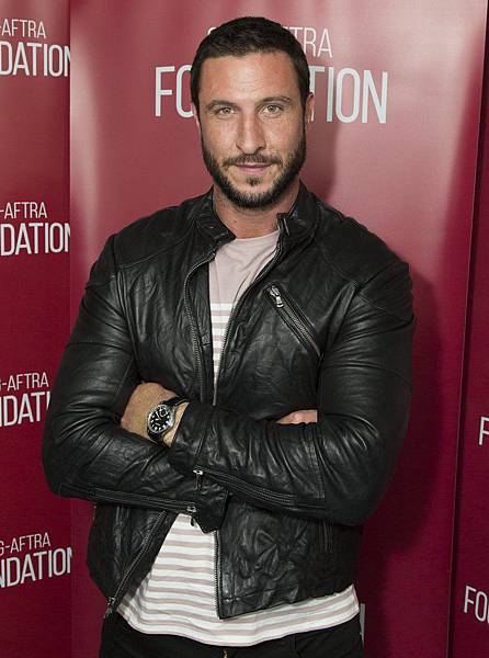 Hot-Pictures-Pablo-Schreiber.jpg