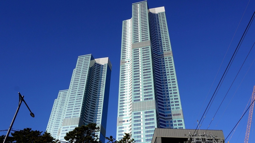 C1390 - FRAME AT 0M41S094075.jpg