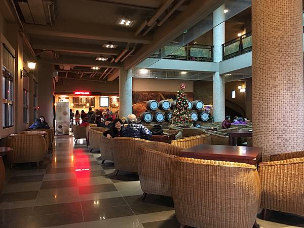 【宜蘭頭城景觀咖啡館推薦】擁有美麗依山傍海景色的金車伯朗城堡 【宜蘭頭城景觀咖啡館推薦】擁有美麗依山傍海景色的金車伯朗城堡