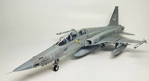 AFV 1/48 F-5F Tiger ll 中正號戰鬥機 