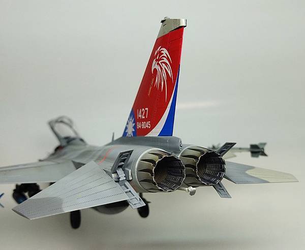 AFV 1/48 F-CK-1C 經國號彩繪機 1428